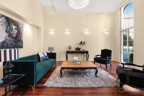 Property photo of 10 Kuranda Crescent Berwick VIC 3806