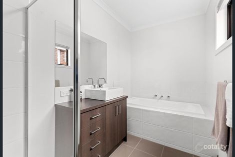 Property photo of 2/12 Warrenwood Avenue Hoppers Crossing VIC 3029