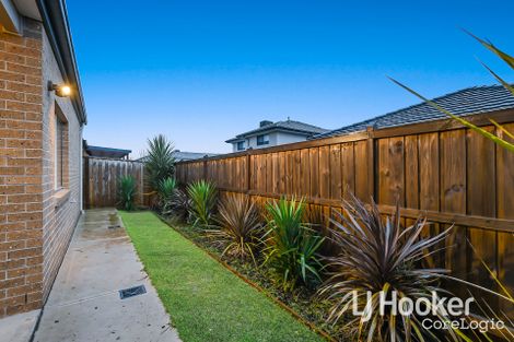 Property photo of 18 Elkedra Way Cranbourne North VIC 3977