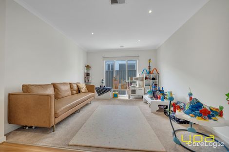 Property photo of 6 Hibernia Place Cranbourne East VIC 3977