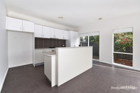 Property photo of 32 Riordan Crescent Mernda VIC 3754