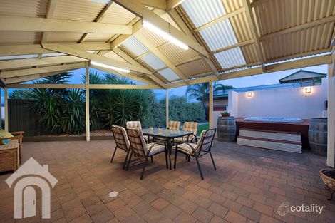 Property photo of 16 Holly Rise Hackham West SA 5163