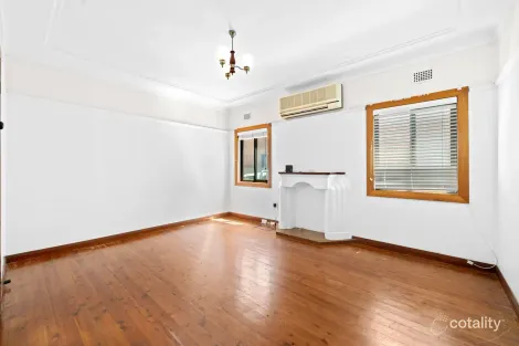 Property photo of 18 Mimosa Road Greenacre NSW 2190