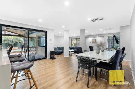 Property photo of 13 Imperial Court Thornlie WA 6108