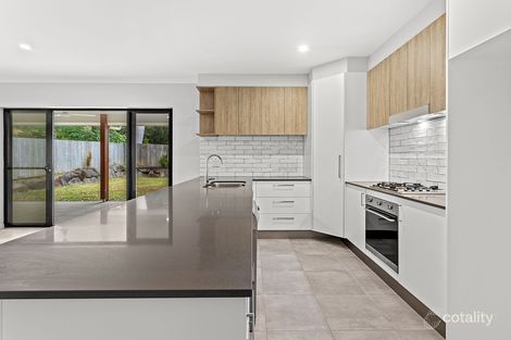 Property photo of 2/11 Jessamine Close Cannonvale QLD 4802