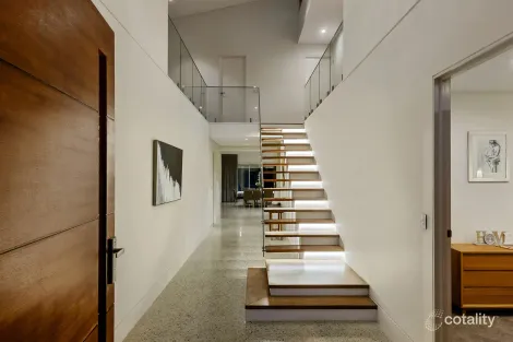 Property photo of 10 Binburra Avenue Toowoon Bay NSW 2261