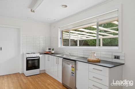 Property photo of 24 Felton Avenue Sunbury VIC 3429