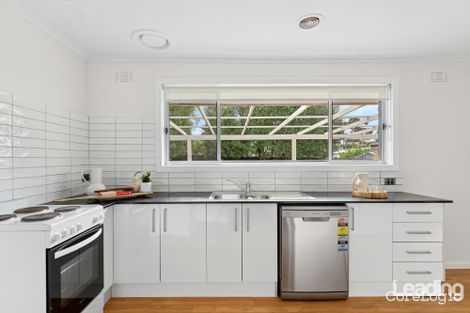 Property photo of 24 Felton Avenue Sunbury VIC 3429