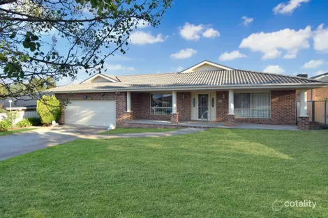 Property photo of 2 Hayden Place Young NSW 2594