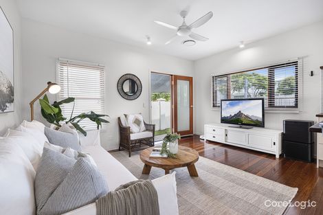 Property photo of 2255 Wynnum Road Wynnum QLD 4178