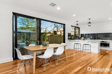 Property photo of 2/31 Shady Grove Nunawading VIC 3131