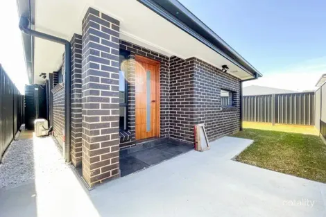 25 Squadron St, Leppington, NSW 2179