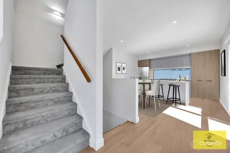 Property photo of 10 Fetta Place Mill Park VIC 3082