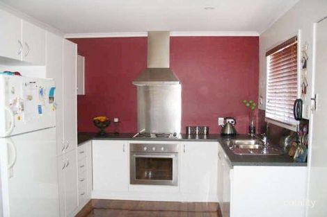 Property photo of 19 Pine Street Flinders View QLD 4305