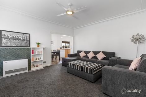 Property photo of 34 Ivanhoe Street Wendouree VIC 3355