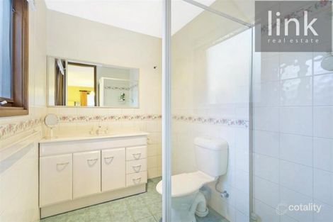 Property photo of 60 Baranbale Way Springdale Heights NSW 2641