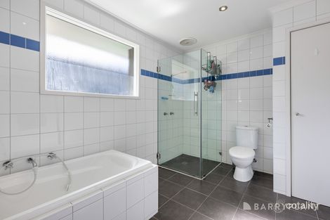 Property photo of 9 Holmes Road Mooroolbark VIC 3138