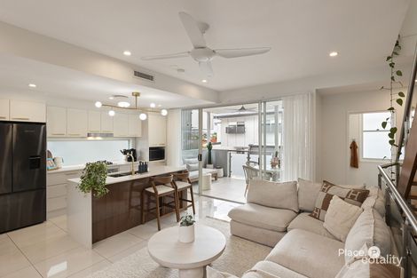 Property photo of 2/25 Pockley Street Morningside QLD 4170