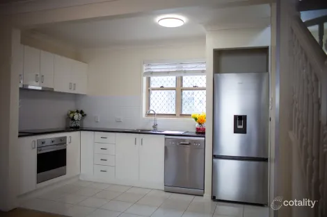 Property photo of 8/95 Berry Street Spring Hill QLD 4000