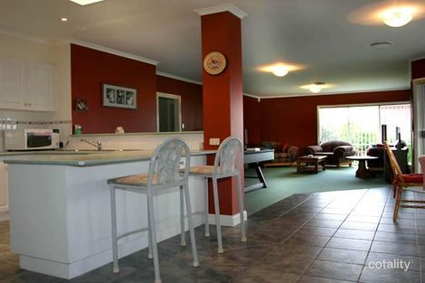 Property photo of 21 Milparinka Way Berwick VIC 3806