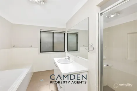 Property photo of 17 Beechey Circuit Oran Park NSW 2570