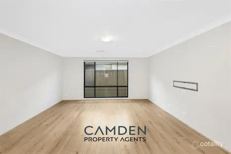 Property photo of 17 Beechey Circuit Oran Park NSW 2570