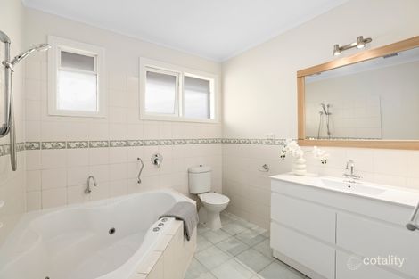 Property photo of 15 Diamond Avenue Glen Waverley VIC 3150