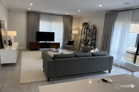 Property photo of 2 Fulham Circuit Bacchus Marsh VIC 3340