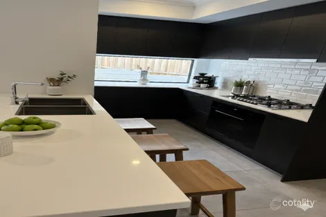 Property photo of 2 Fulham Circuit Bacchus Marsh VIC 3340