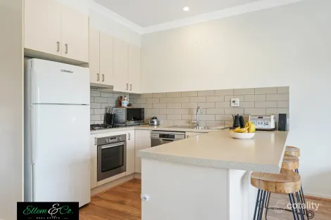 Property photo of 1/51 Mortlock Drive Albion Park NSW 2527