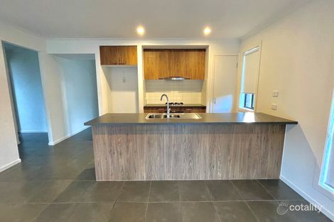 Property photo of 17 Ruislip Avenue Strathtulloh VIC 3338