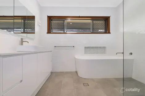 Property photo of 304 Desmond Street Lavington NSW 2641