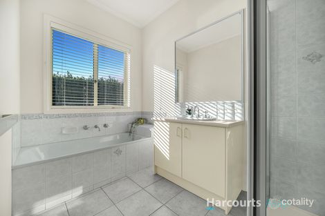 Property photo of 33 Albrecht Avenue Berwick VIC 3806