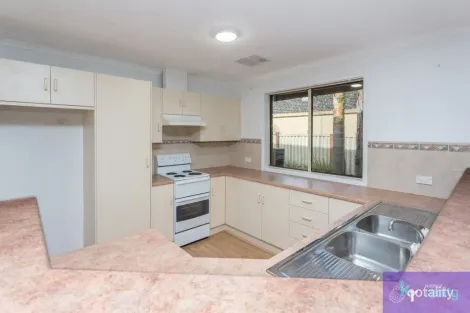 Property photo of 12 Ernest Crescent Happy Valley SA 5159