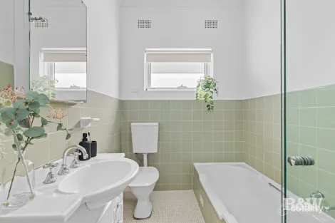 Property photo of 11/73 Shirley Road Wollstonecraft NSW 2065