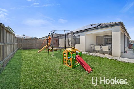 Property photo of 28 Alphey Road Clyde North VIC 3978