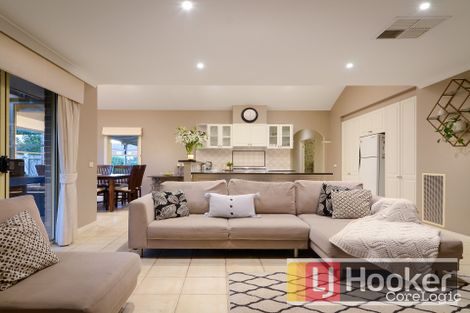 Property photo of 8 Canet Grove Narre Warren South VIC 3805