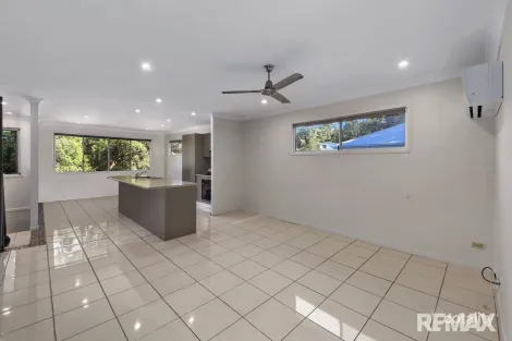 Property photo of 21 Dunk Place Little Mountain QLD 4551