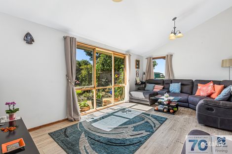 Property photo of 1 Alpha Close Hampton Park VIC 3976