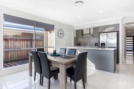 Property photo of 16 Holland Circuit Gillieston Heights NSW 2321