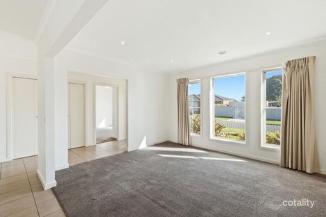 Property photo of 9 Leonard Street Wendouree VIC 3355
