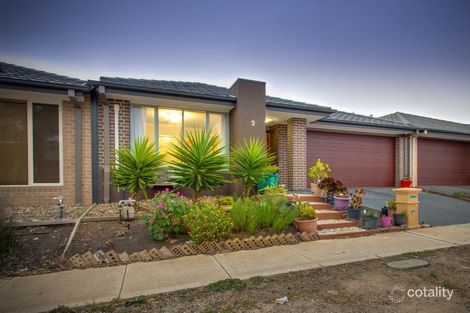 Property photo of 9 Holly Green Circuit Truganina VIC 3029