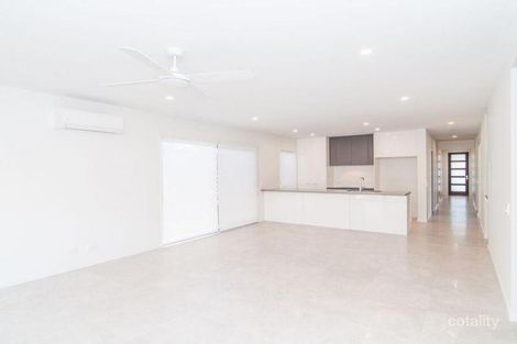 Property photo of 30 Ellabay Crescent Redland Bay QLD 4165