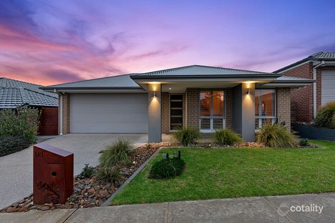 Property photo of 98 Grandvue Boulevard Pakenham VIC 3810