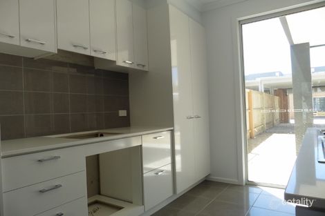 Property photo of 4 Pebblebeach Path Cranbourne VIC 3977