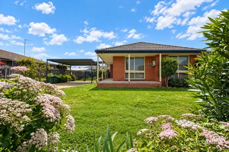 16 Wingarra Dr, Grovedale, VIC 3216
