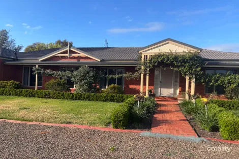 Property photo of 3 Edith Court Toolamba VIC 3614