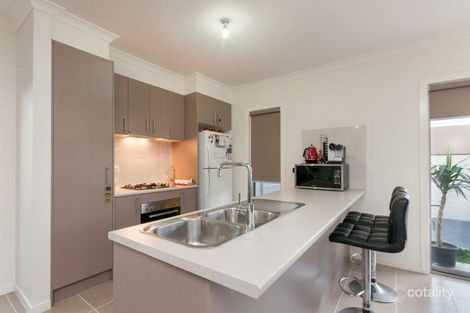 Property photo of 21 Hadley Lane Craigieburn VIC 3064