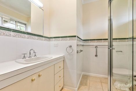 16 Sevenoaks Rd, Burwood East, VIC 3151