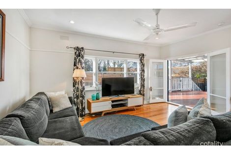 Property photo of 9 Woodlands Avenue Pascoe Vale South VIC 3044